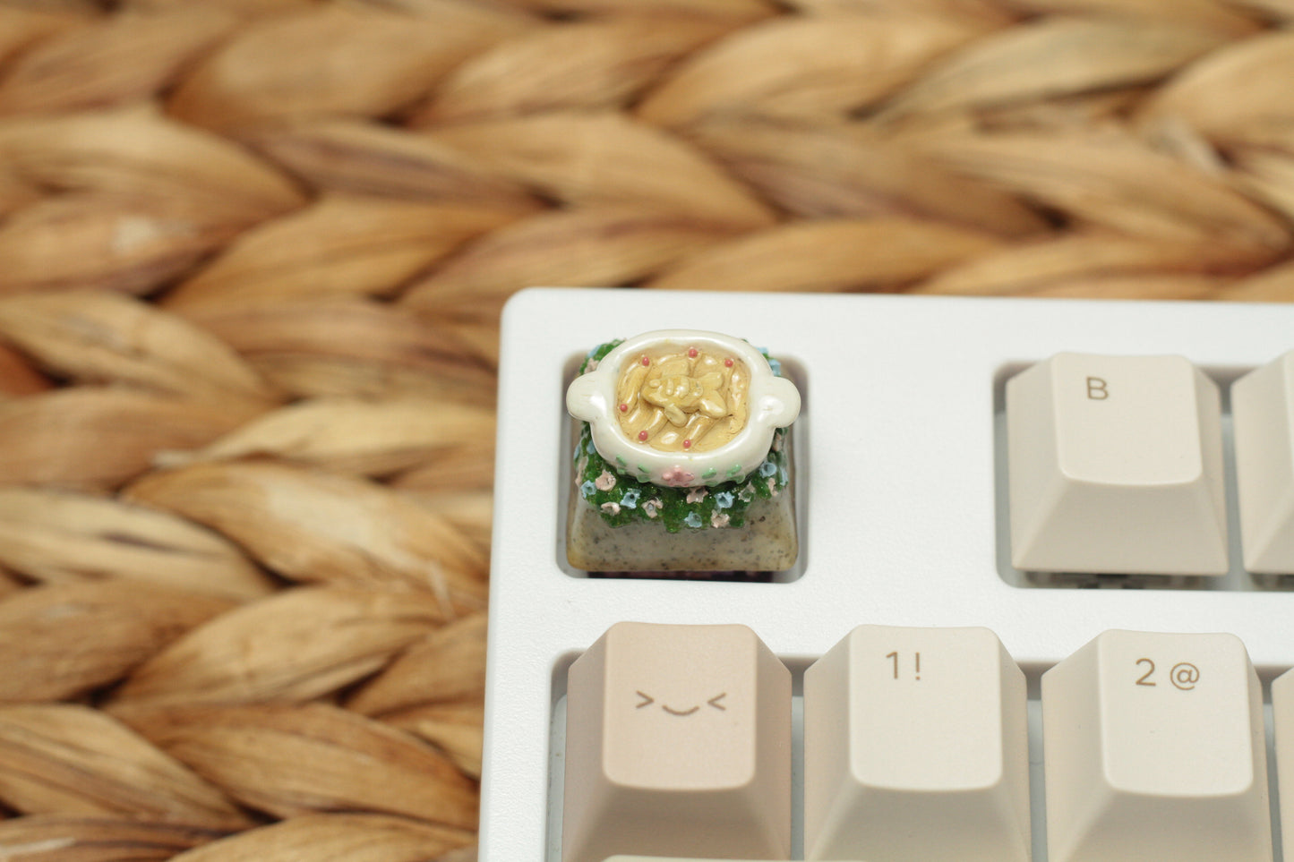 KIKI'S HERRING PIE KEYCAP