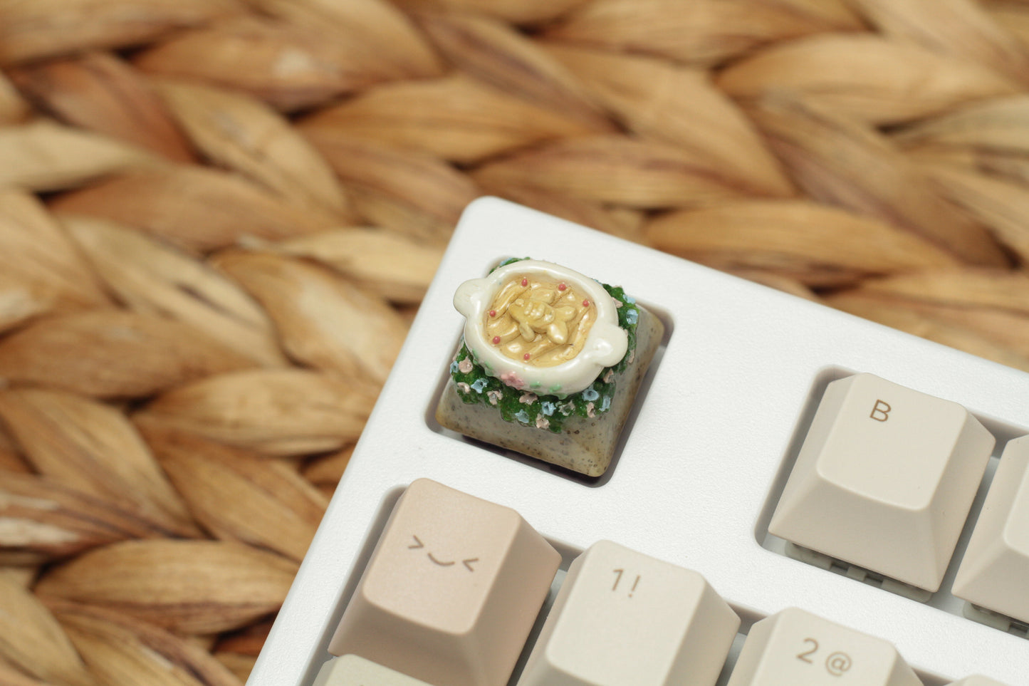 KIKI'S HERRING PIE KEYCAP