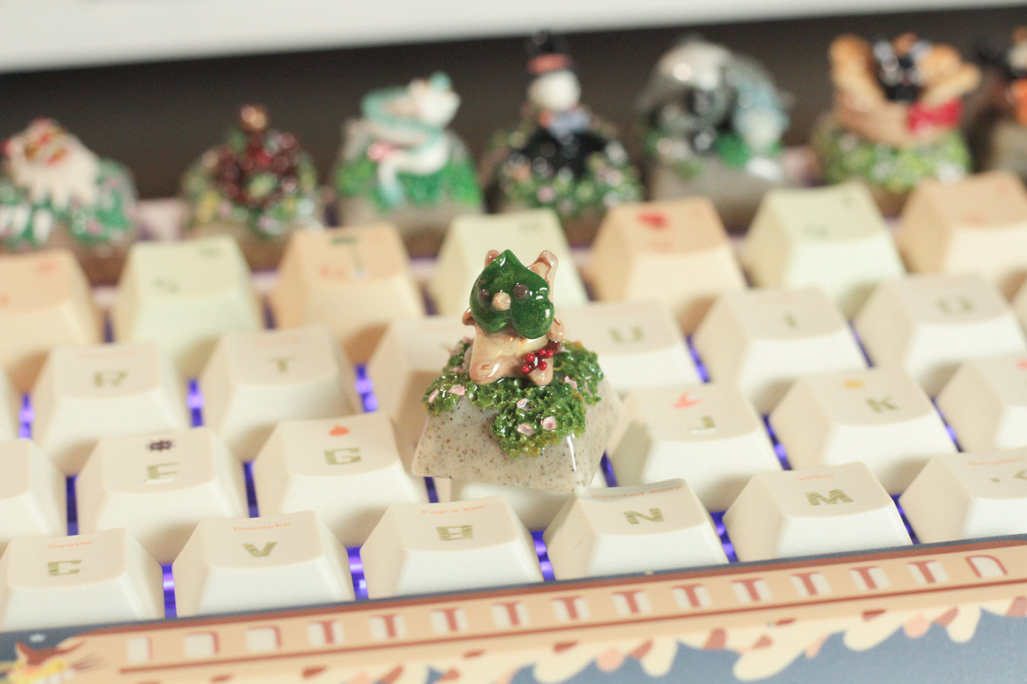 LIL KOROK IN FLOWER FIELD KEYCAP