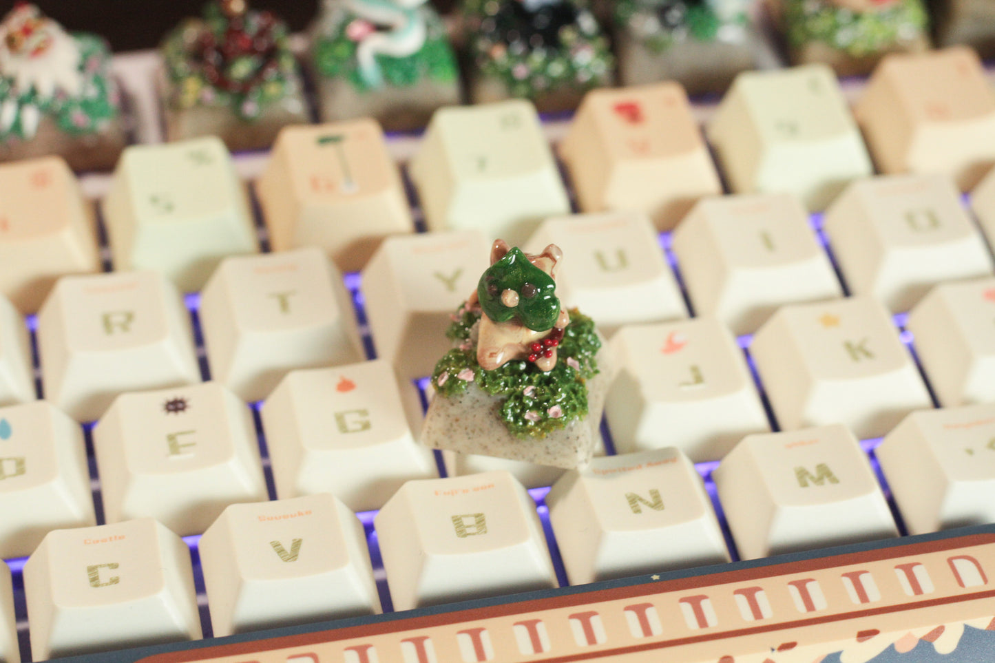 LIL KOROK IN FLOWER FIELD KEYCAP