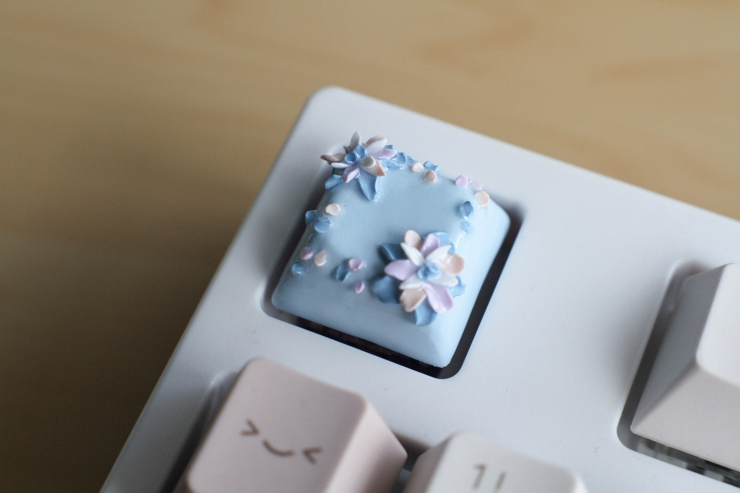 SPRING BLUES FLOWER KEYCAP