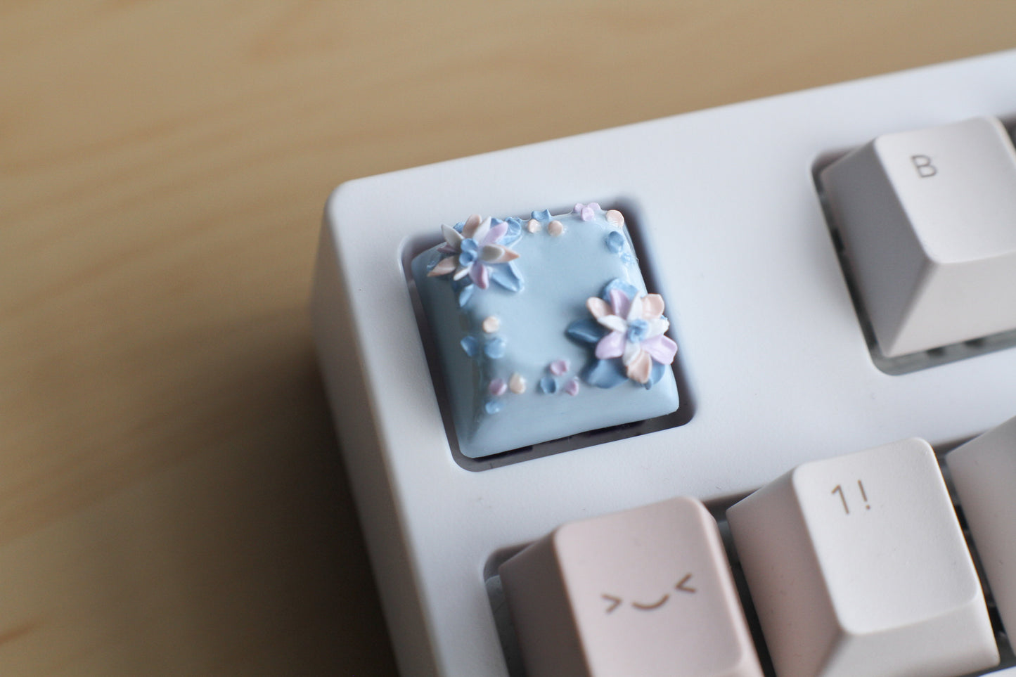 SPRING BLUES FLOWER KEYCAP
