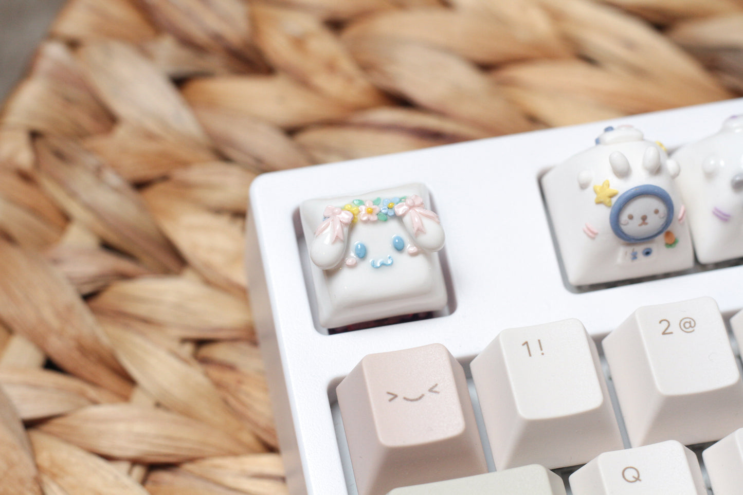 COMMISSION KEYCAP