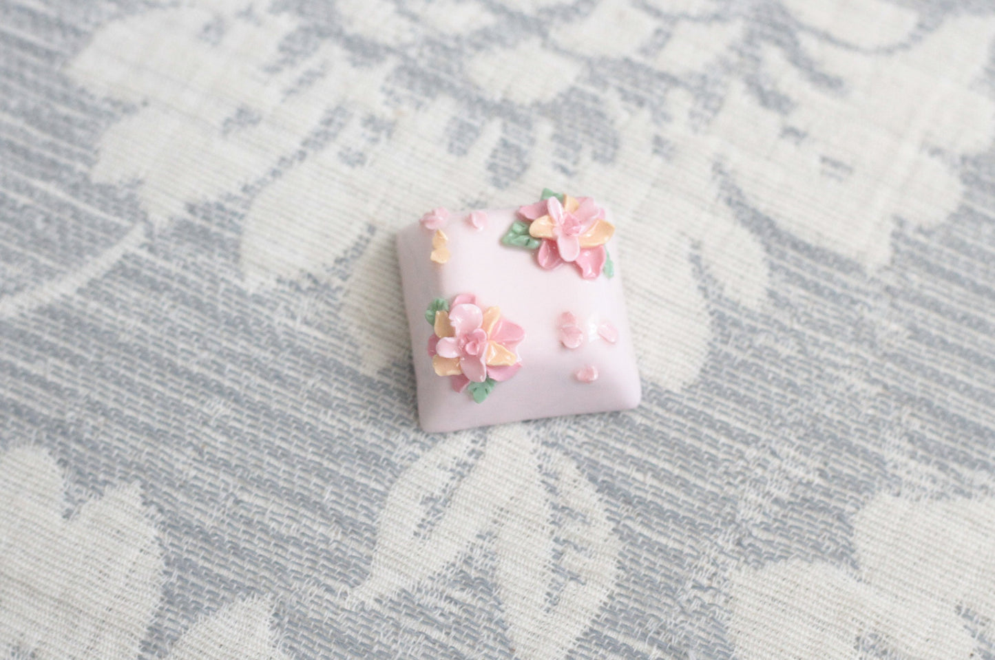 SPRING PINK FLOWER KEYCAP