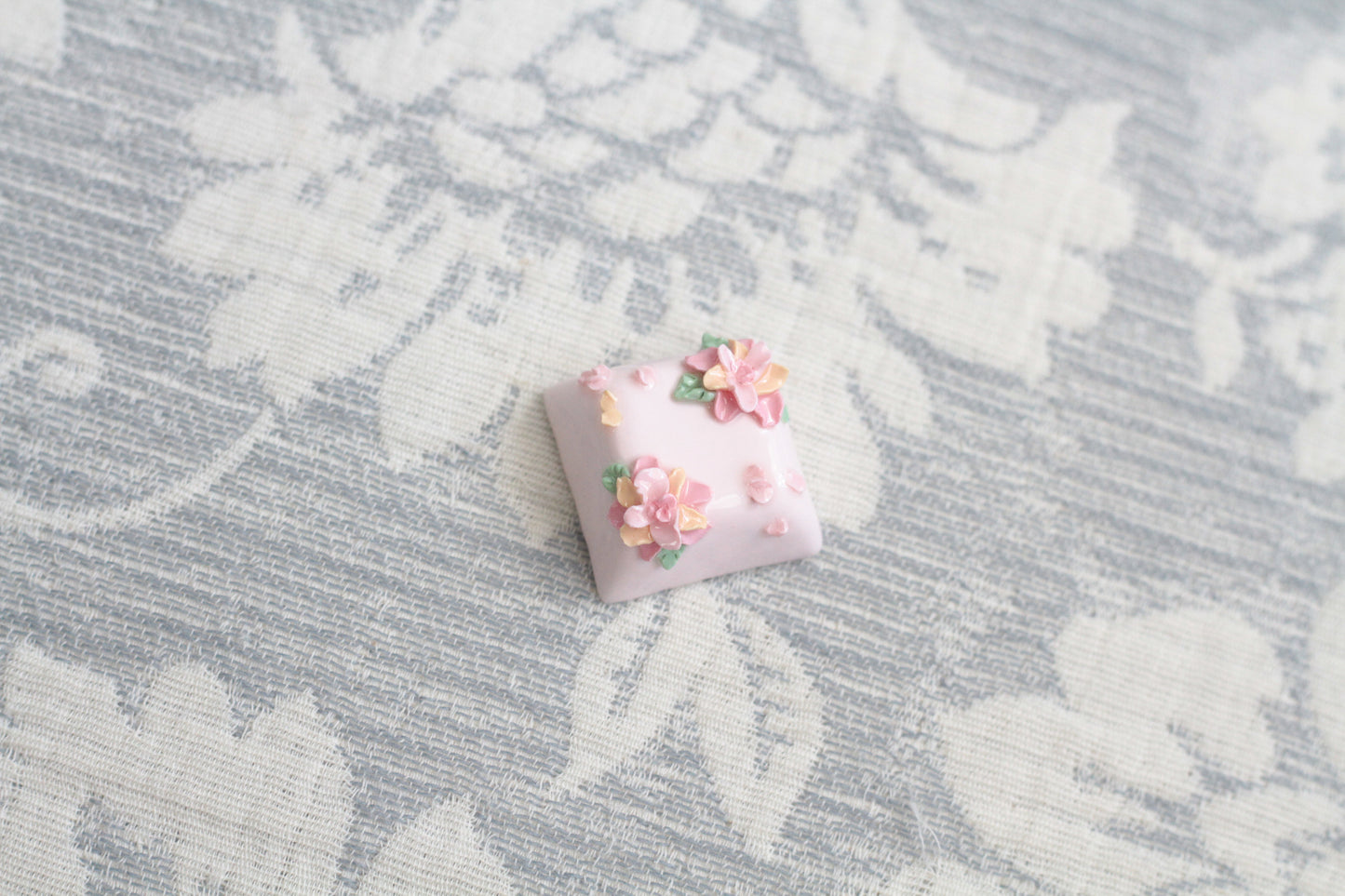 SPRING PINK FLOWER KEYCAP