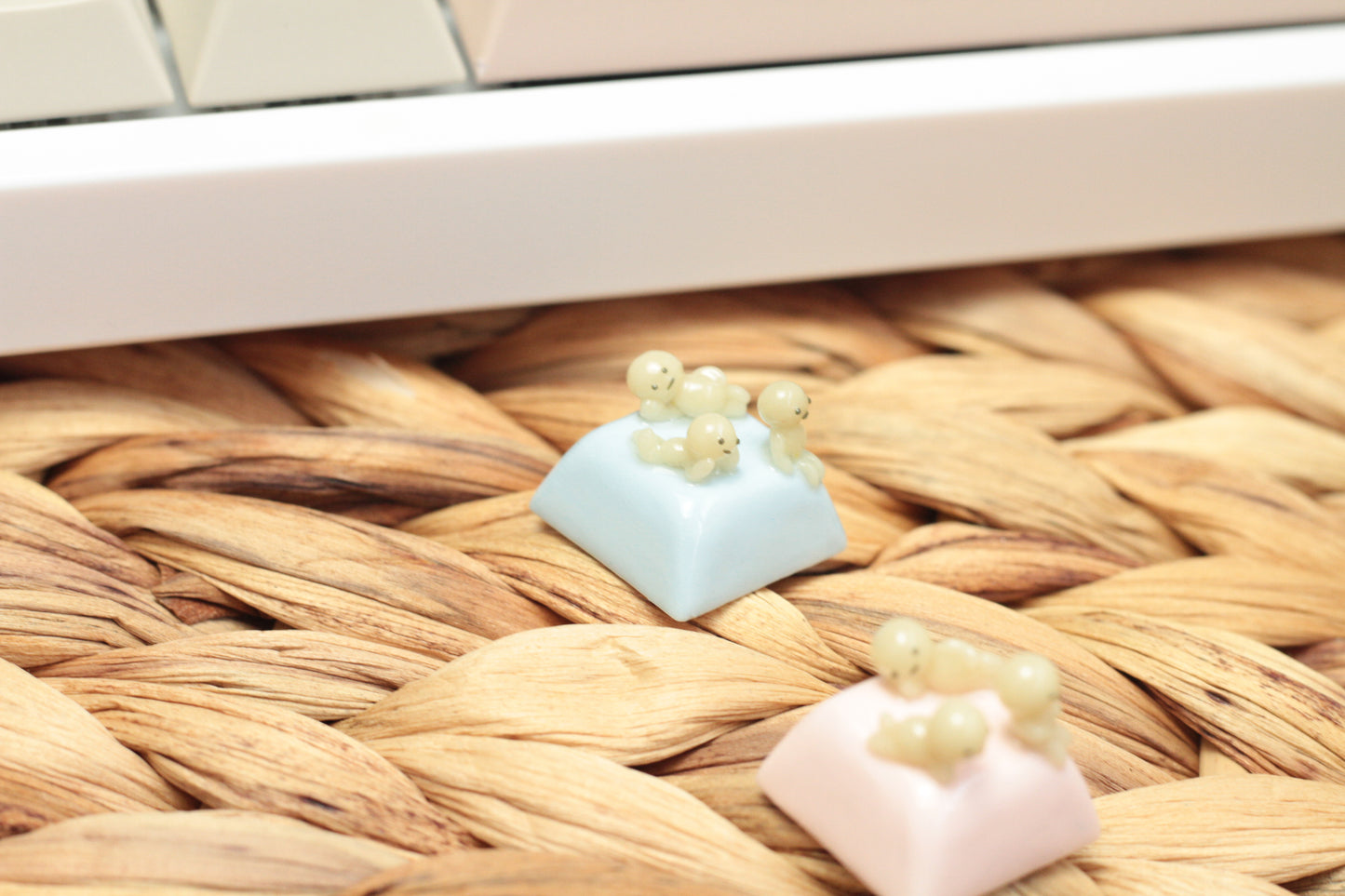 SMISKIS RELAXING KEYCAP