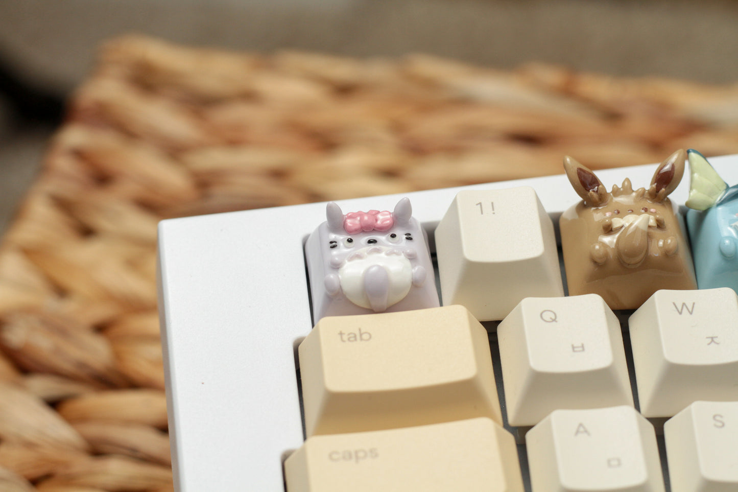 LAVENDER TOTORO WITH PINK BOW KEYCAP