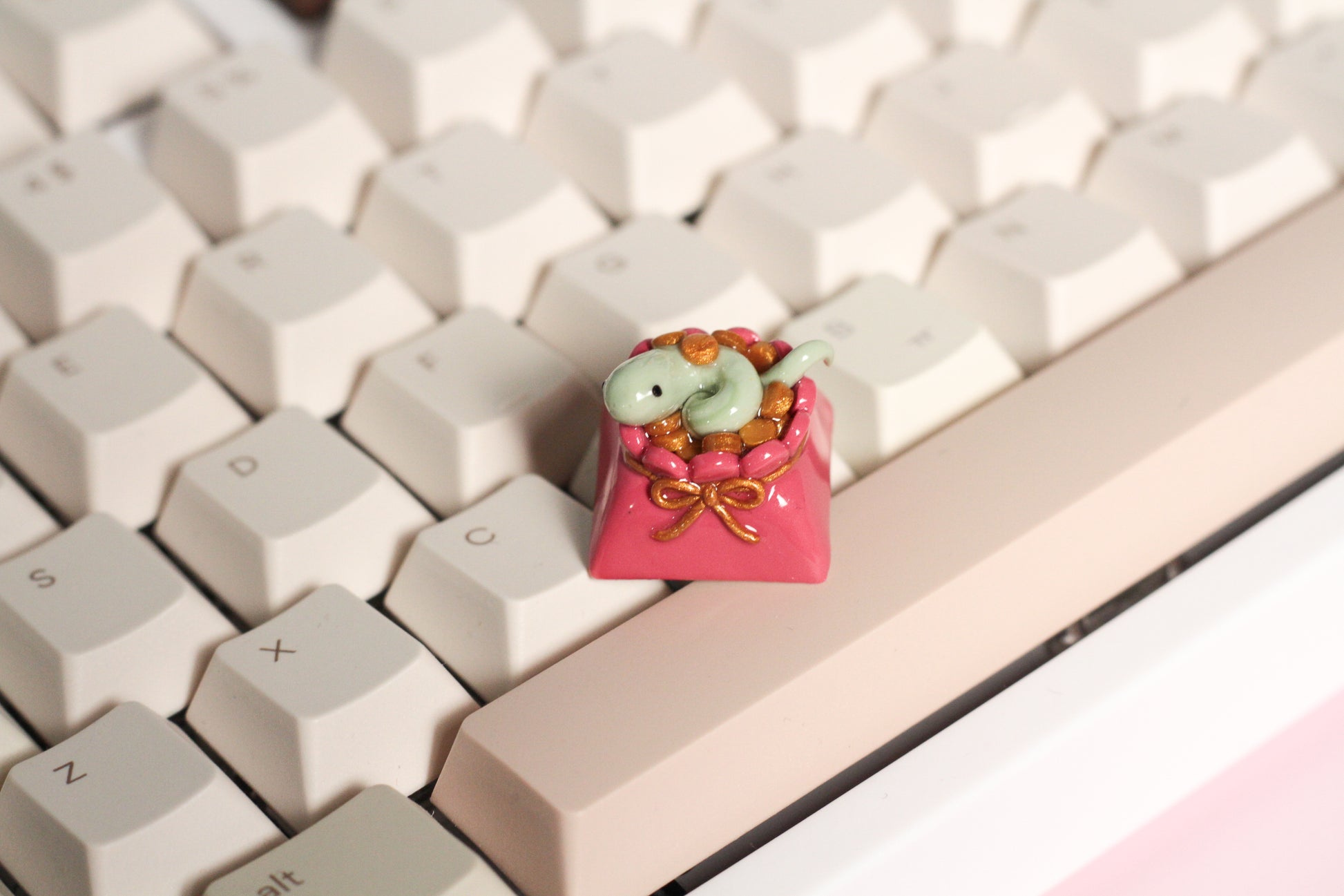 SNAKE IN RED POUCH KEYCAP – Ms BobaCaps